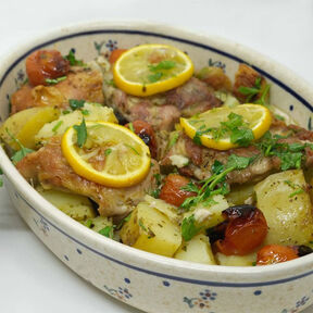 Фото Сочная Курица с Картошкой и Овощами Запеченная в Духовке - рецепт